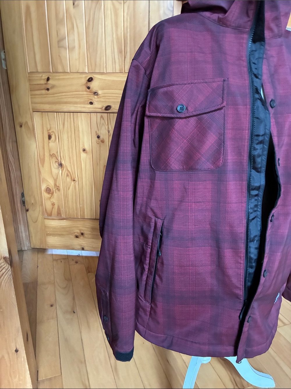 686 jacket - Picture 7 of 13